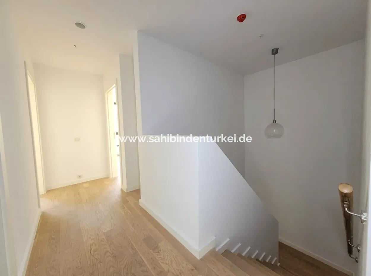 Kiracısız İncek Loft Satılık  2+1 Bahçe Dubleks Şehir Manzaralı Daire