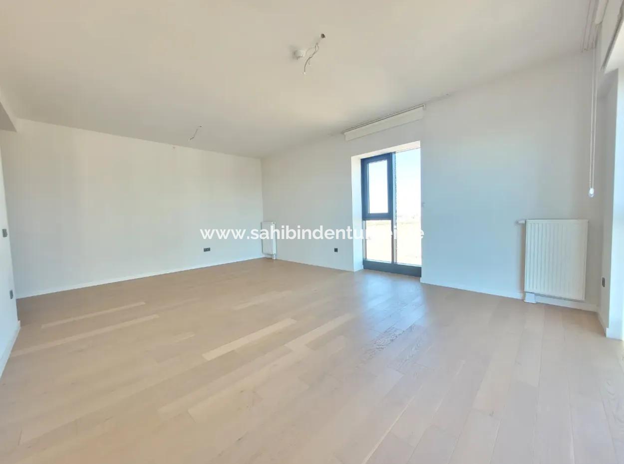 Kiracısız Krediye Uygun Beytepe İncek Bulvar Loft Satılık 3+1 110 M² 19.Kat Bulvar Ve Göl Manzaralı