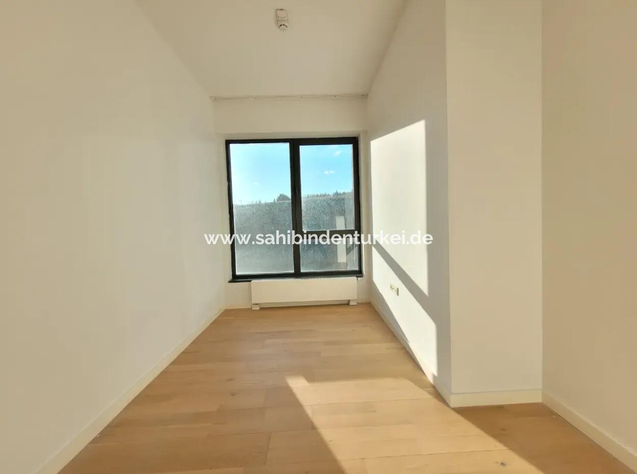Kiracısız İncek Loft Satılık Teraslı  3+1 Şehir Manzaralı 4.Kat Daire