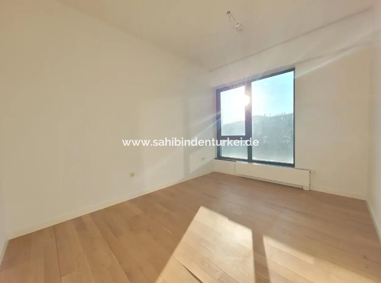 Kiracısız İncek Loft Satılık Teraslı  3+1 Şehir Manzaralı 4.Kat Daire