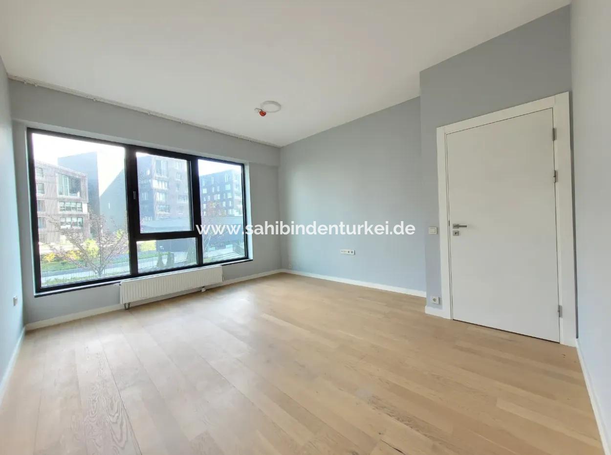 Boş İncek Loft Satılık 3+1 Bahçe Dubleksi Peyzaj Manzaralı Daire