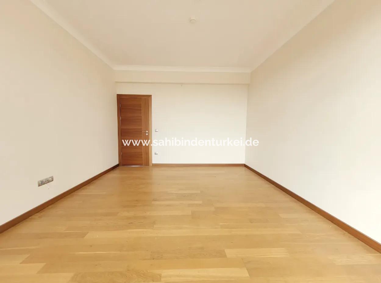 Boş İncek Nata'da Satılık 4+1 207 M²  Göl Manzaralı Daire