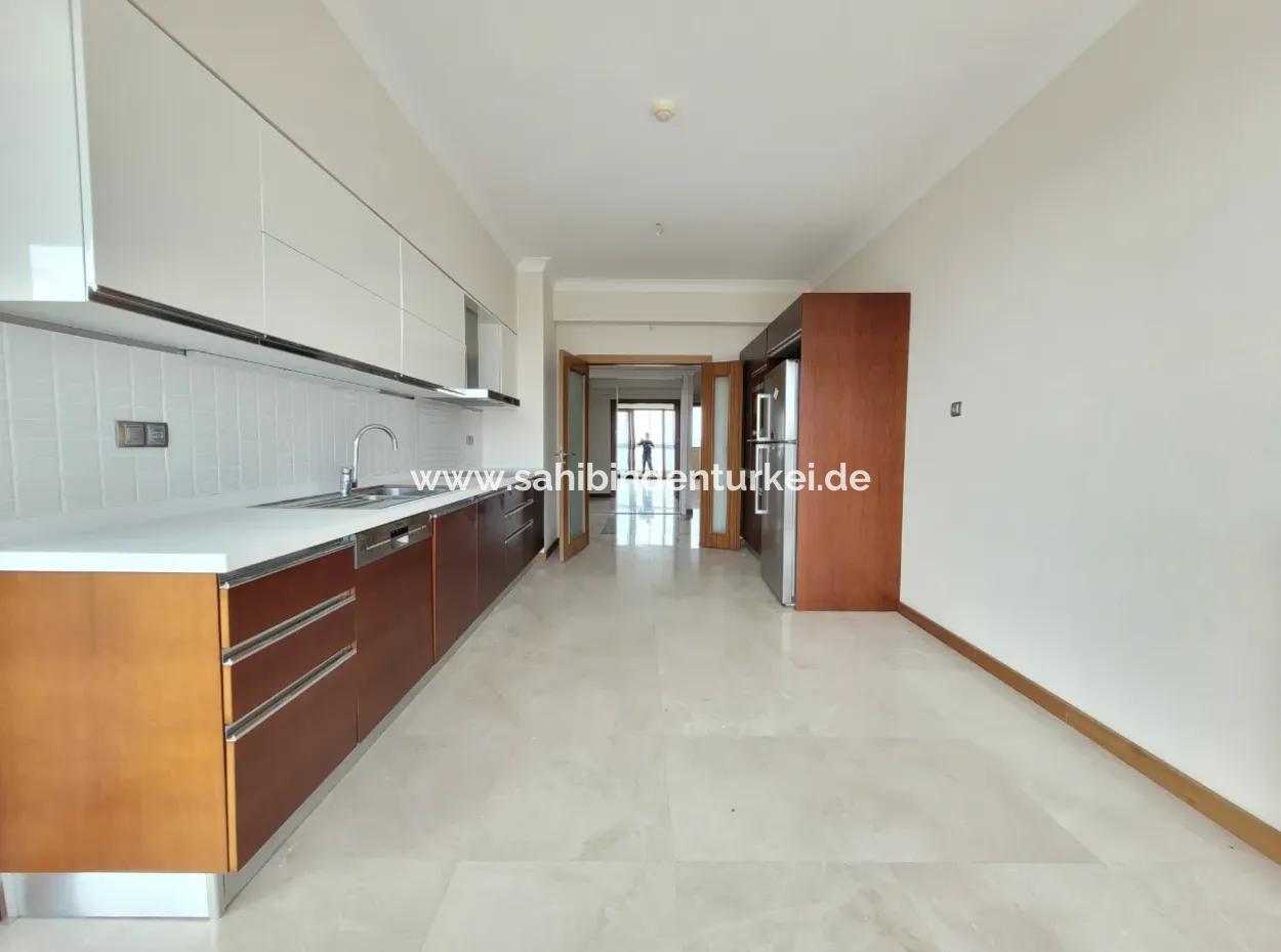 Boş İncek Nata'da Satılık 4+1 207 M²  Göl Manzaralı Daire