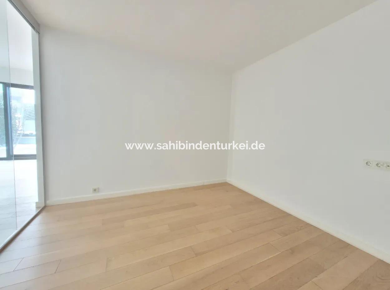 Boş İncek Loft Satılık 3+1 Bahçe Dubleksi Şehir Manzaralı Daire