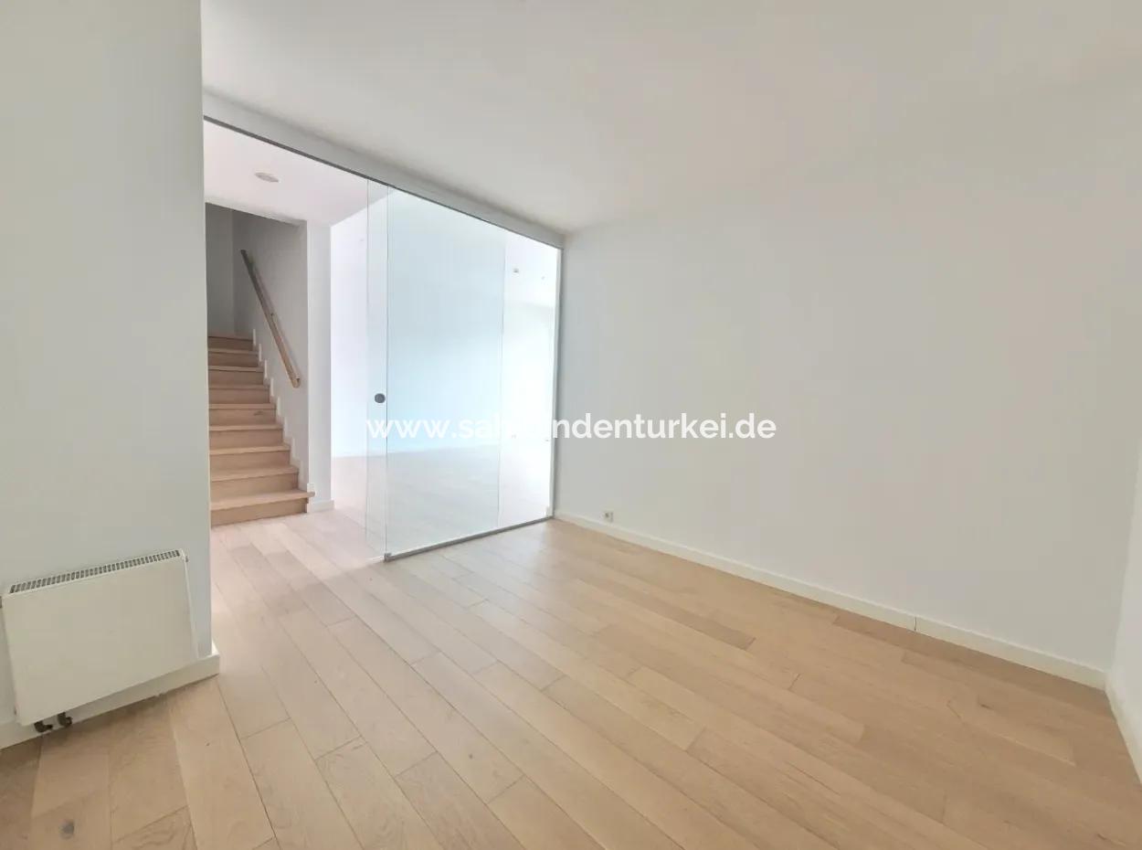 Boş Krediye Uygun İncek Loft Satılık 3+1 Bahçe Dubleksi Şehir Manzaralı Daire