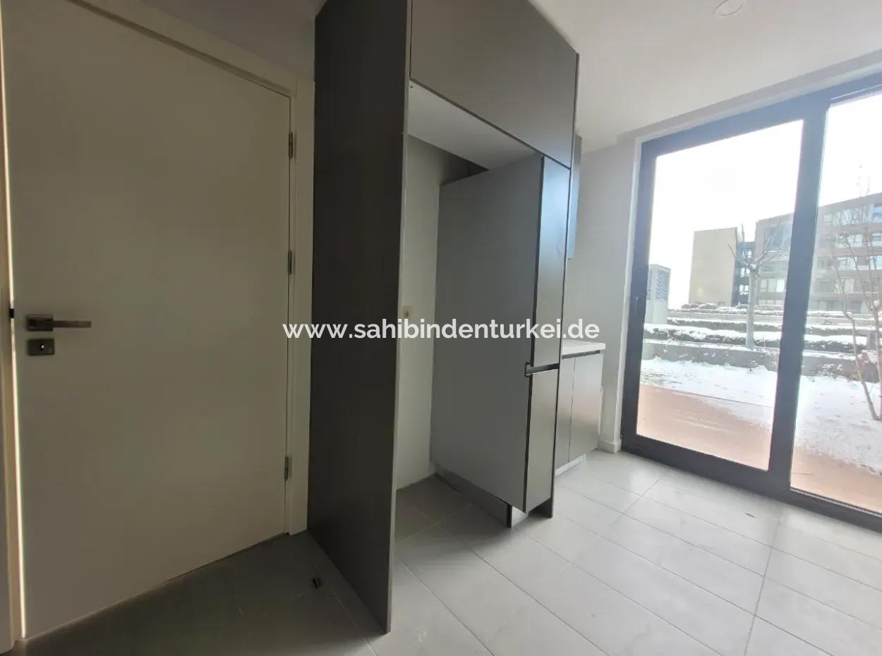 Boş İncek Loft Satılık 3+1 Bahçe Dubleksi Şehir Manzaralı Daire