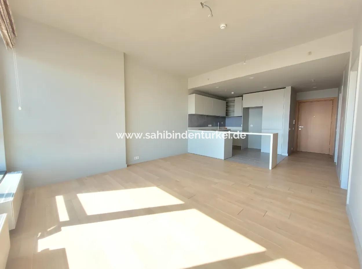 Boş İncek Loft Kiralık  1+1 Göl Manzaralı 3.Kat Daire