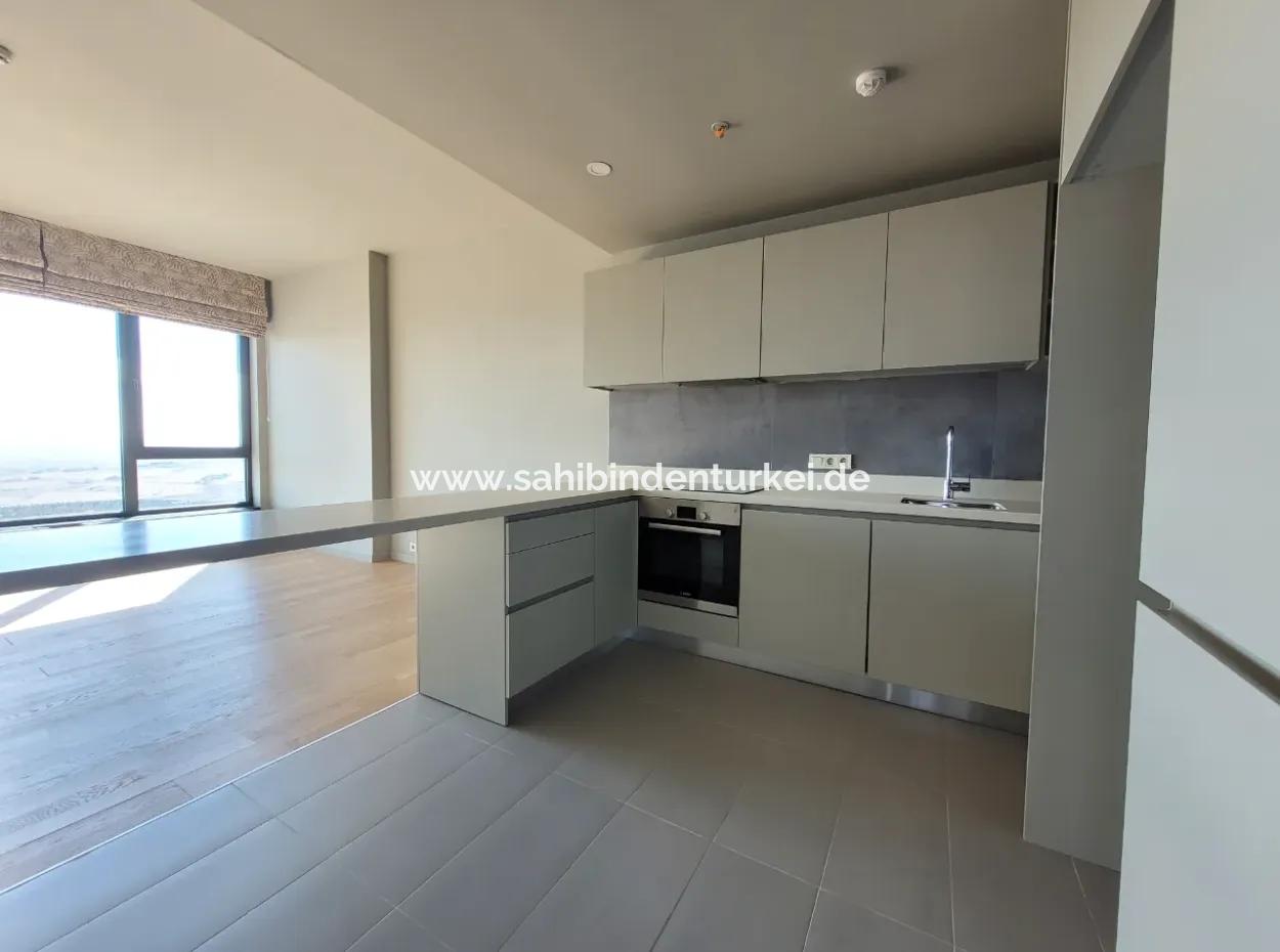 Boş İncek Loft Kiralık  1+1 Göl Manzaralı 3.Kat Daire