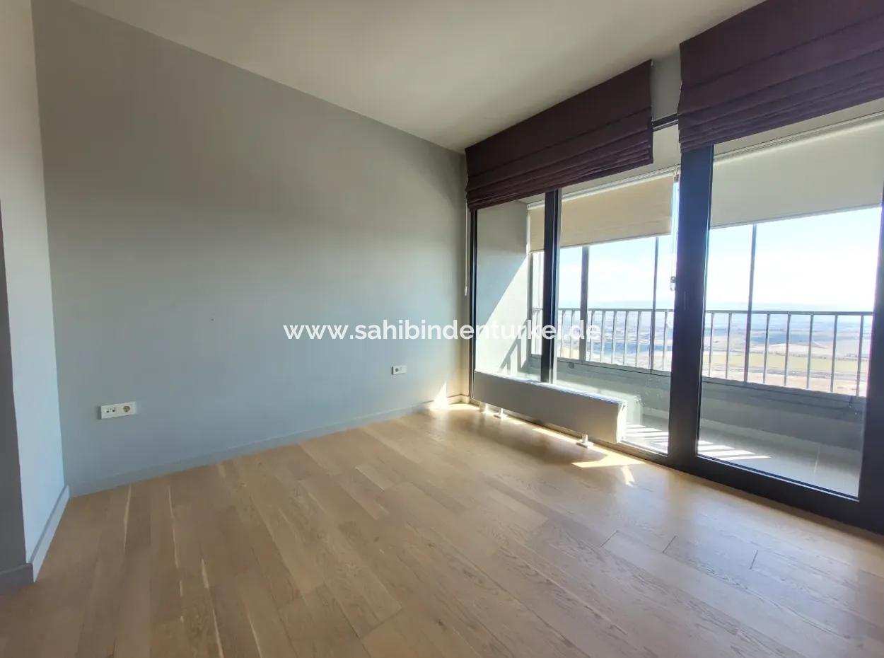 Boş İncek Loft Kiralık  1+1 Göl Manzaralı 3.Kat Daire