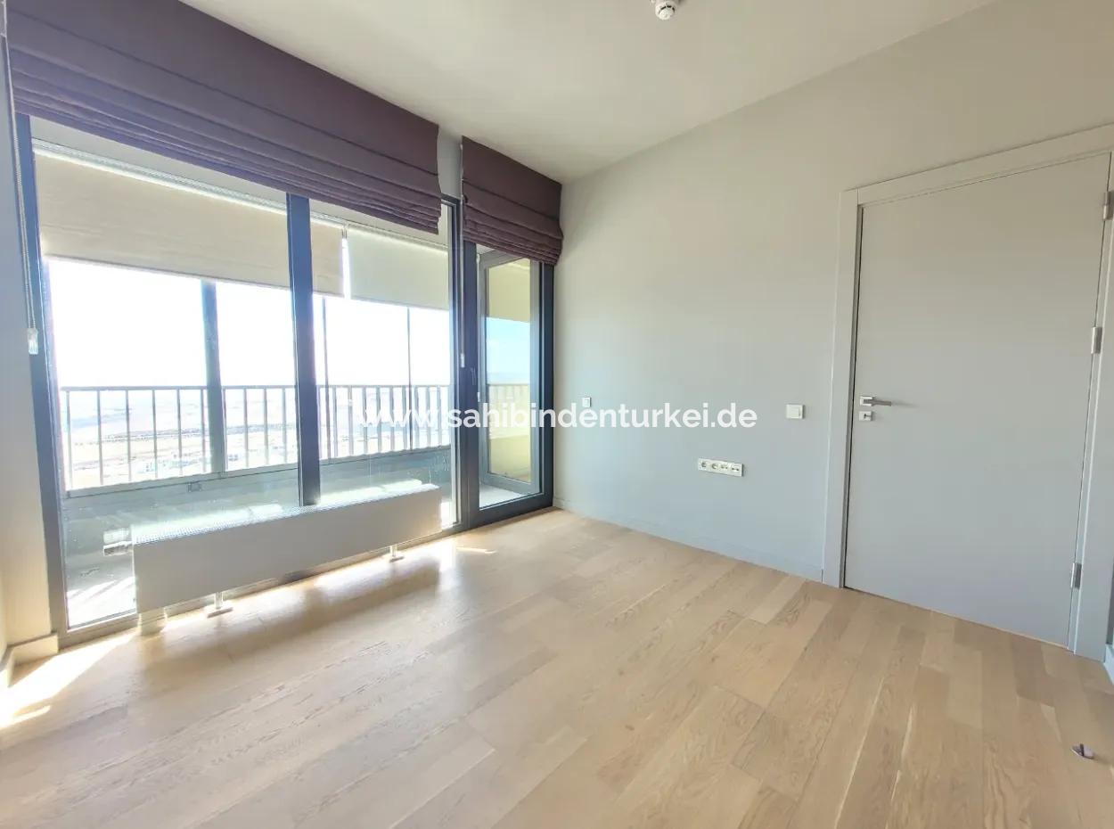 Boş İncek Loft Kiralık  1+1 Göl Manzaralı 3.Kat Daire