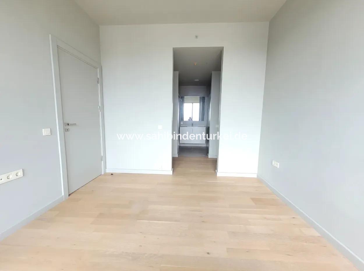 Boş İncek Loft  Satılık 1+1 Göl Manzaralı 2.Kat Daire