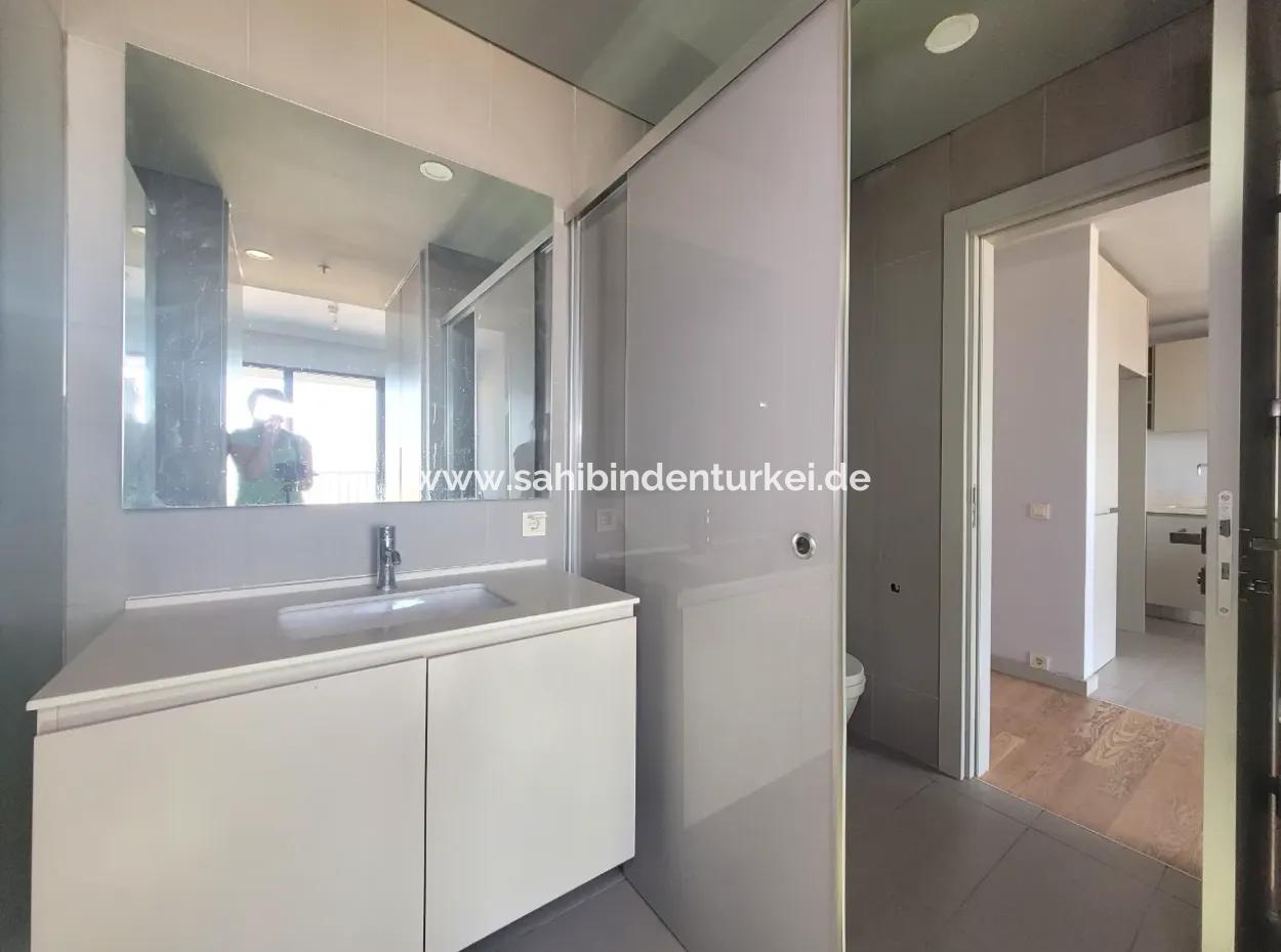 Boş İncek Loft  Satılık 1+1 Göl Manzaralı 2.Kat Daire