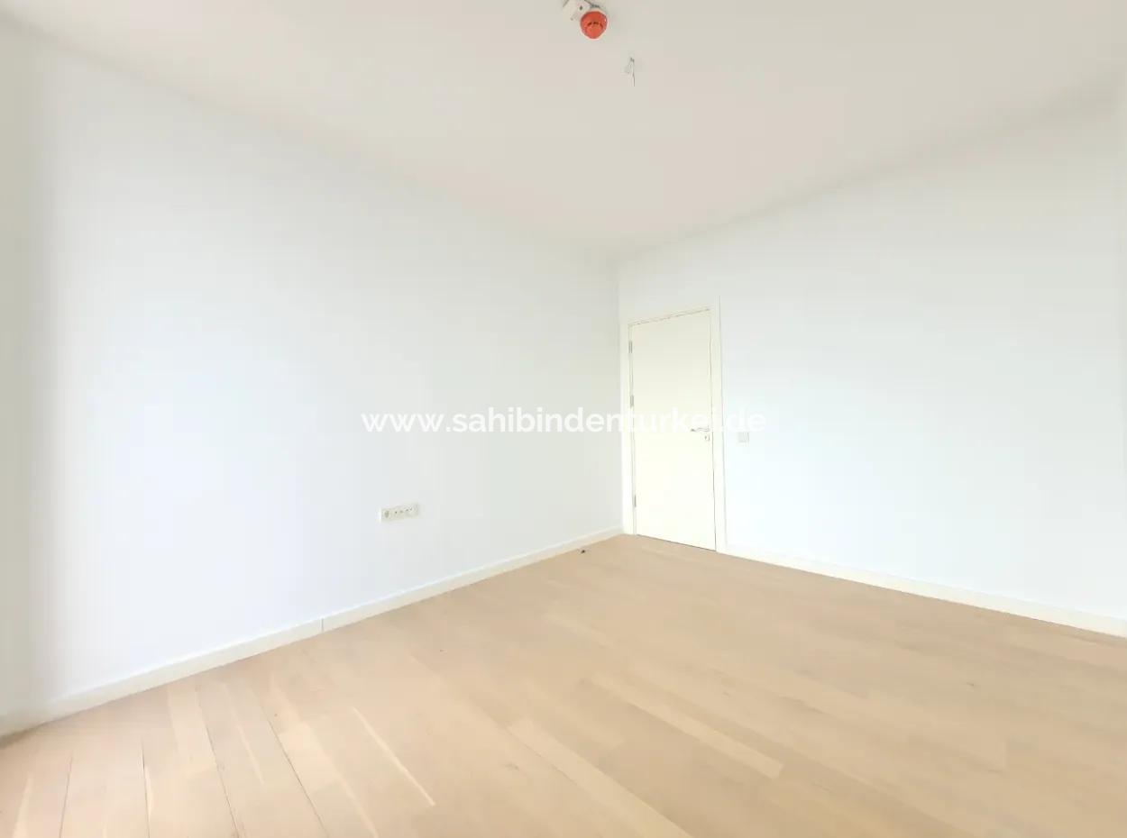 Boş İncek Loft Satılık  Teraslı 4+1  Mogan Manzaralı 146 M² 1.Kat Daire