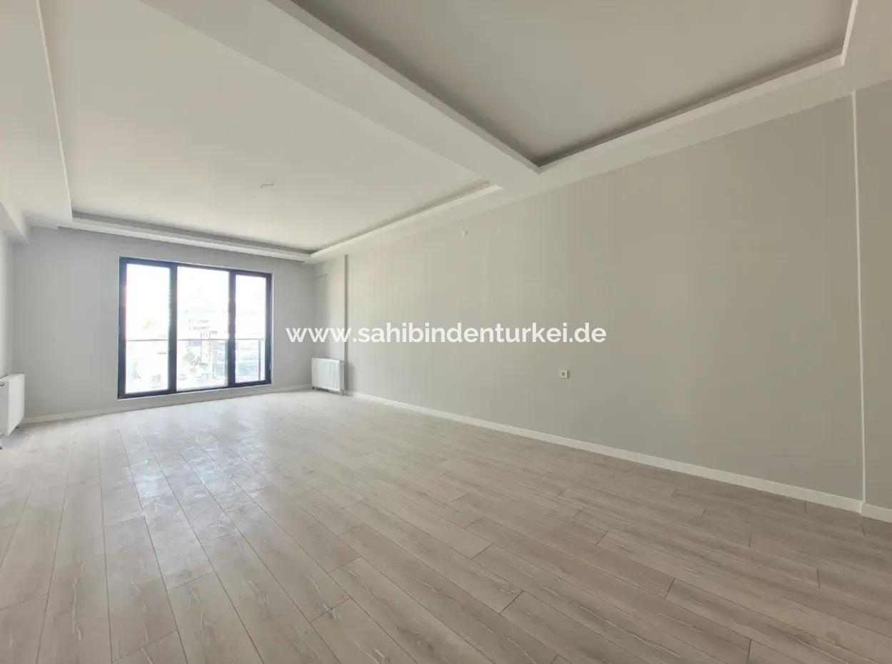 Vatandaşlığa Uygun Ankara Gölbaşı Bahçelievler Mah. 200 M ² Park Manzaralı Arakat Lüks Satılık Daire