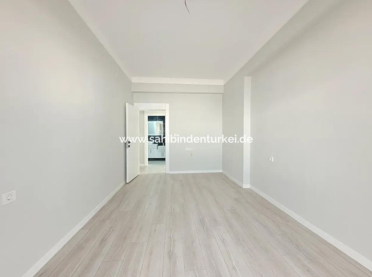 Vatandaşlığa Uygun Ankara Gölbaşı Bahçelievler Mah. 200 M ² Park Manzaralı Arakat Lüks Satılık Daire