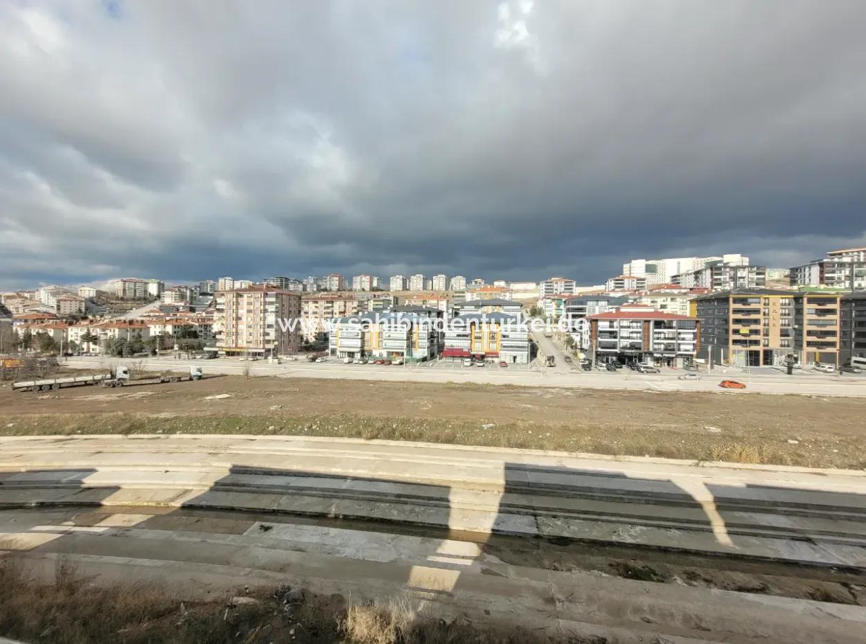 Vatandaşlığa Uygun Ankara Gölbaşı Bahçelievler Mah. 200 M ² Park Manzaralı Arakat Lüks Satılık Daire