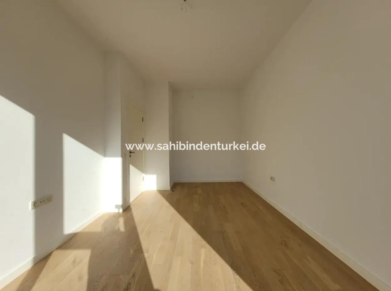 Kiracısız İncek Loft Satılık  2+1 Bahçe Dubleks Şehir Manzaralı Daire