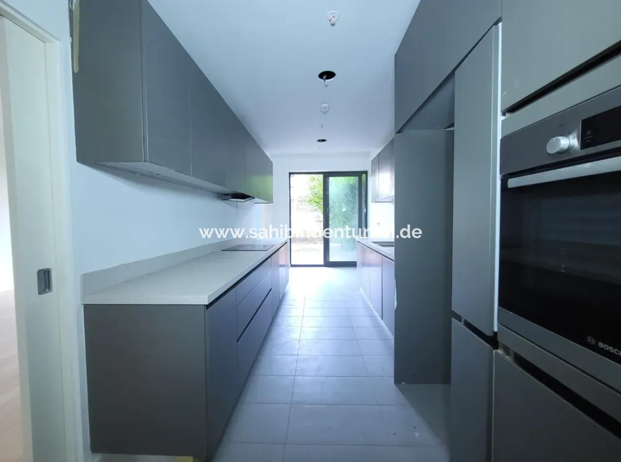 Krediye Uygun Boş İncek Loft Satılık 2,5+1 Peyzaj Manzaralı Bahçe Katı Daire 2 Bahçeli