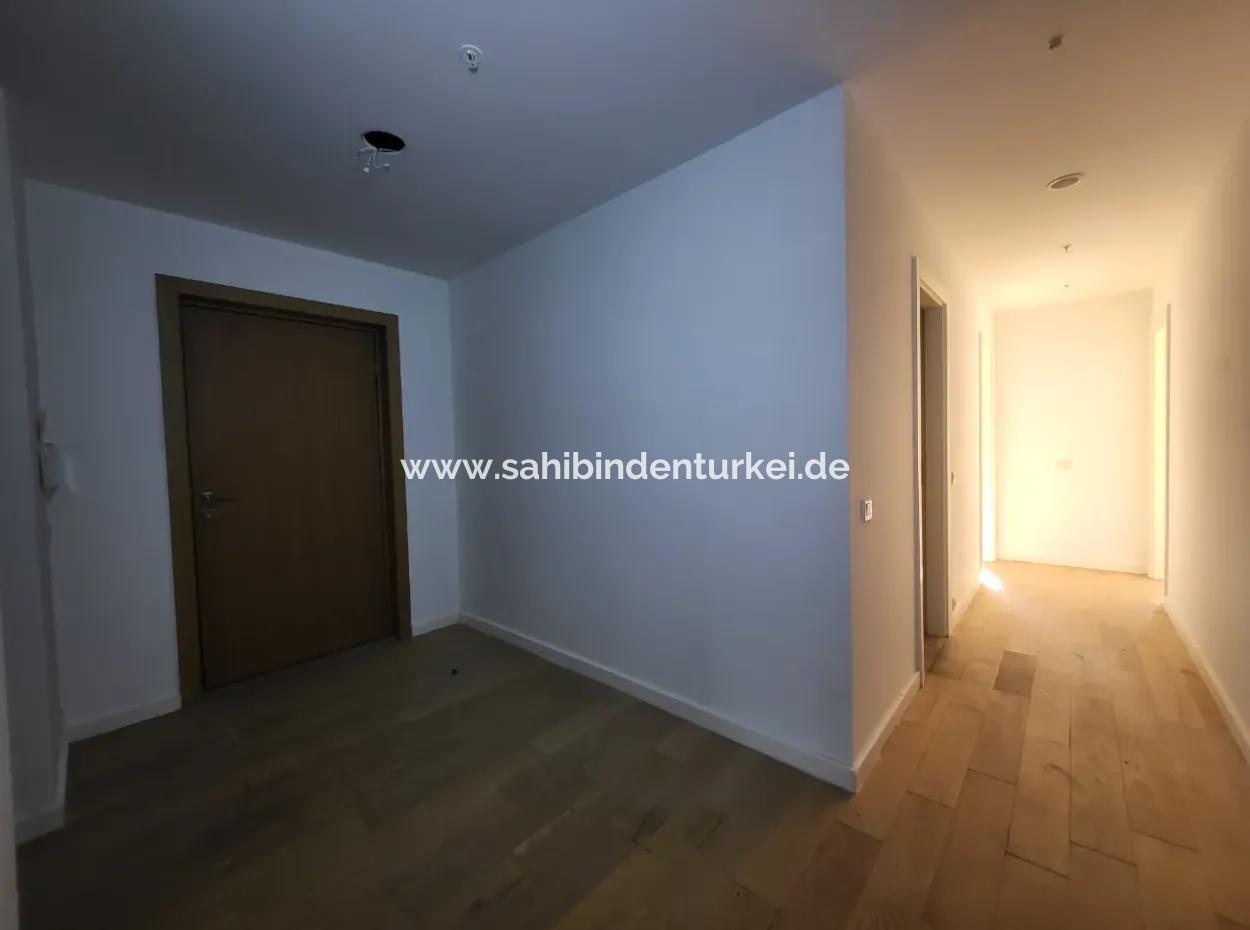 Krediye Uygun Boş İncek Loft Satılık 2,5+1 Peyzaj Manzaralı Bahçe Katı Daire 2 Bahçeli