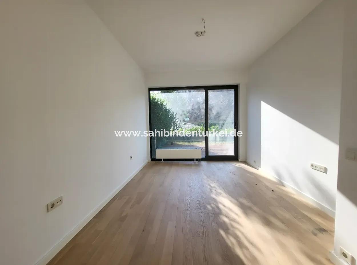 Krediye Uygun Boş İncek Loft Satılık 2,5+1 Peyzaj Manzaralı Bahçe Katı Daire 2 Bahçeli