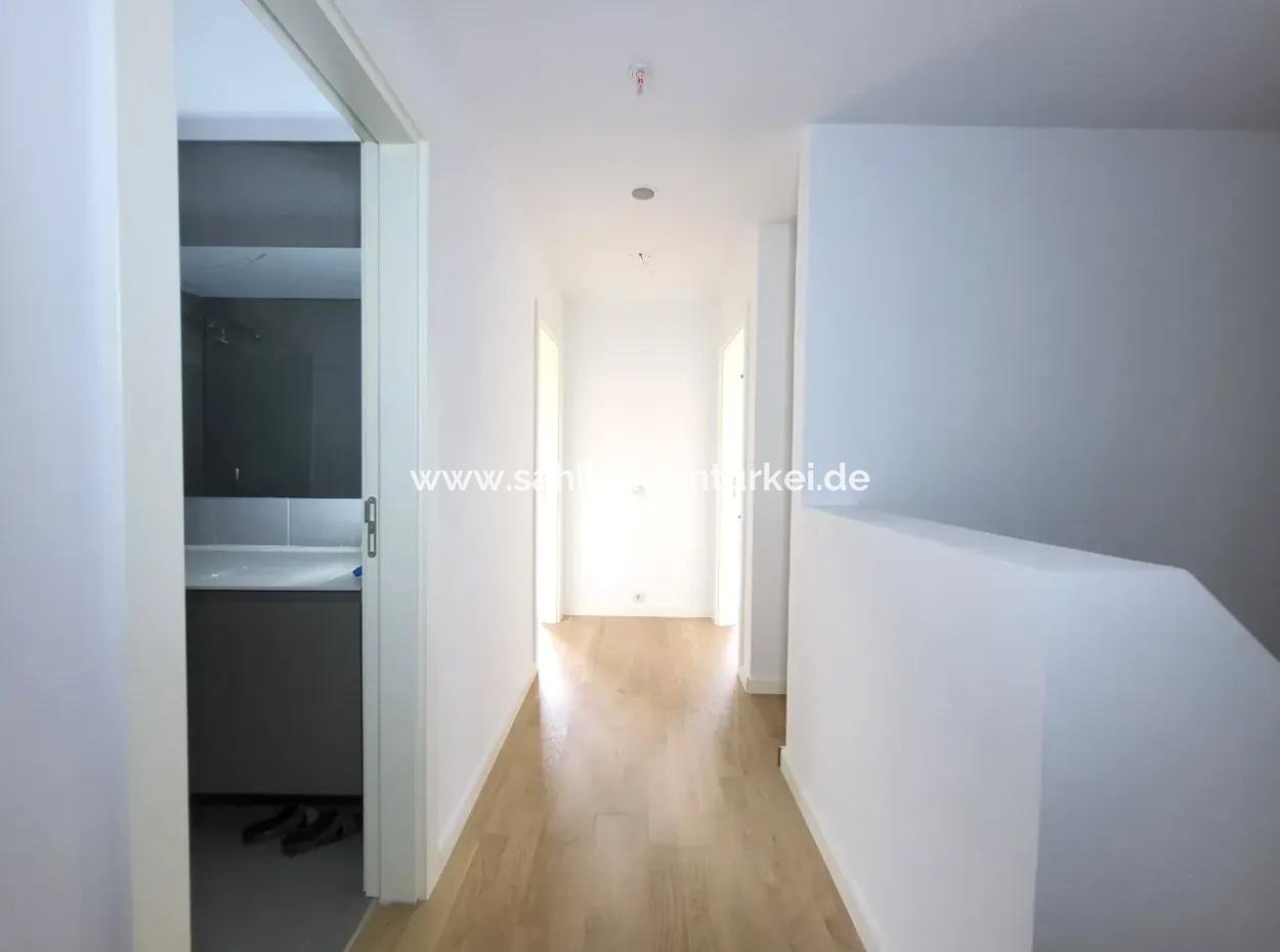 Kiracısız İncek Loft Satılık  2+1 Bahçe Dubleks Şehir Manzaralı Daire