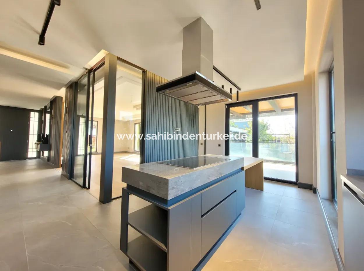 İncek 800 M²  Arsa Da Lüks Dubleks Villa 4+2  İncek Mahallesi Gölbaşı Ankara Türkiye