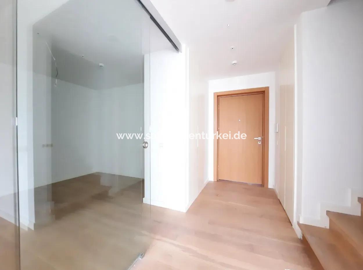Göl Manzaralı Krediye Uygun İncek Loft Satılık  3+1 Dubleks Peyzaj Manzaralı 2.Kat Daire