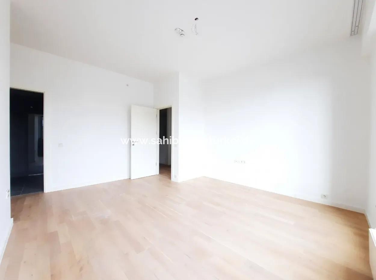 Göl Manzaralı Krediye Uygun İncek Loft Satılık  3+1 Dubleks Peyzaj Manzaralı 2.Kat Daire