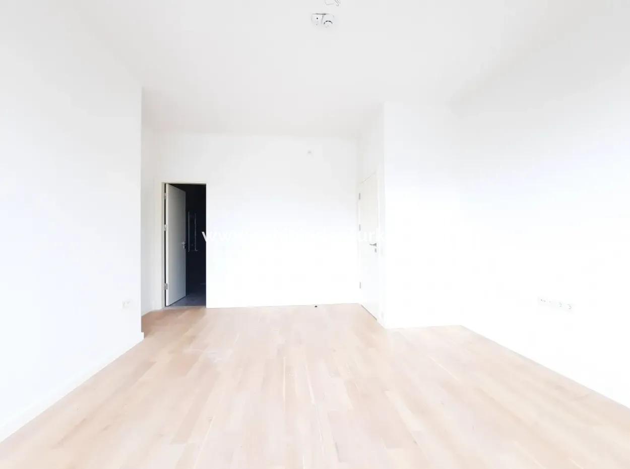 Krediye Uygun İncek Loft Satılık  3+1 Dubleks Peyzaj Manzaralı 1.Kat Daire