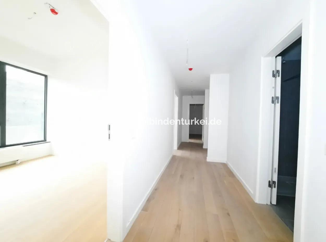 İncek Loft Satılık  4+1  Peyzaj Manzaralı  180 M² 2.Kat Daire