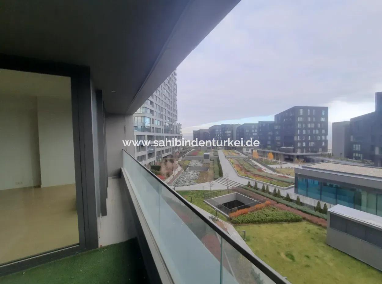 İncek Loft Satılık 2,5+1 Peyzaj Manzaralı 1.Kat Daire