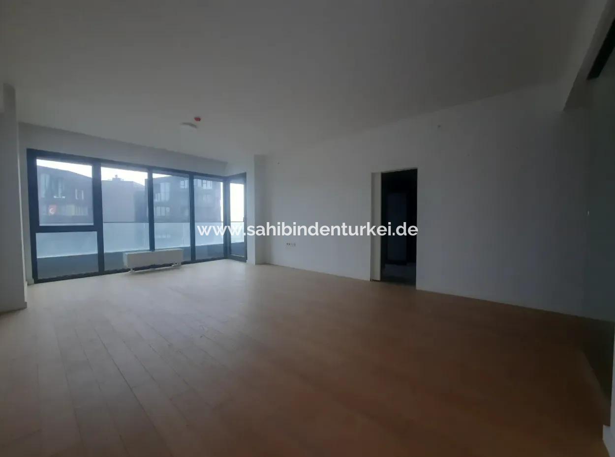 İncek Loft Satılık 2,5+1 Peyzaj Manzaralı 1.Kat Daire