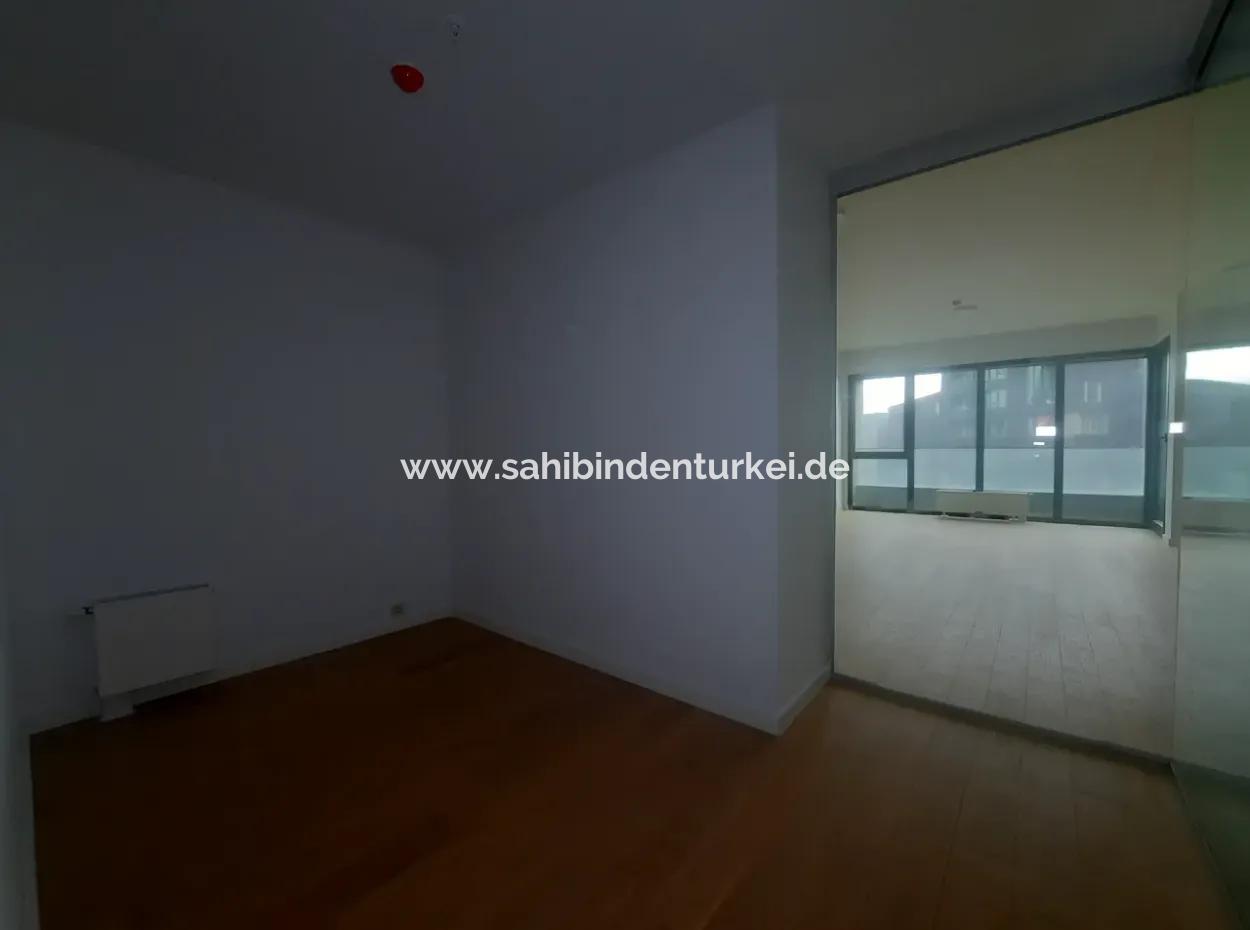 İncek Loft Satılık 2,5+1 Peyzaj Manzaralı 1.Kat Daire