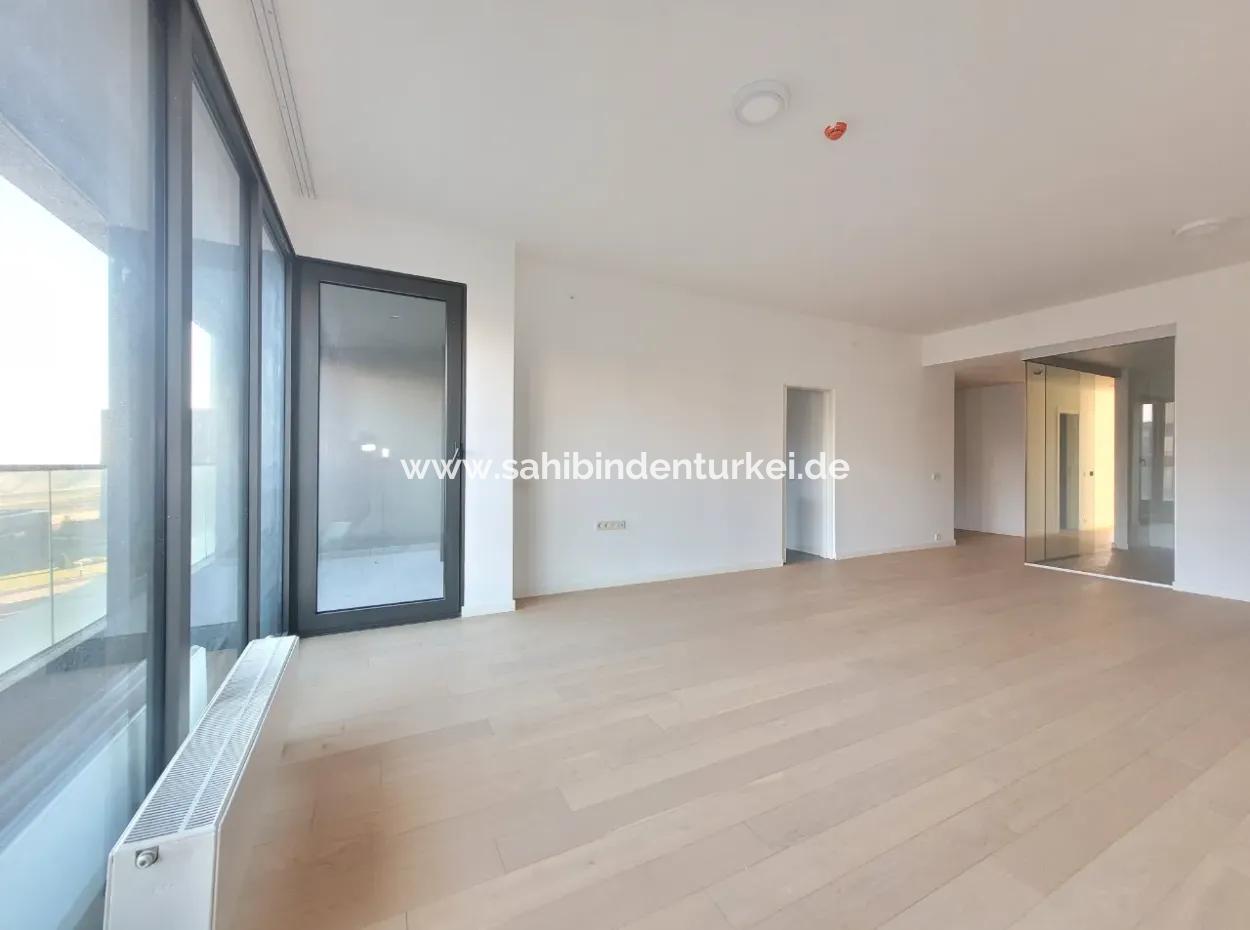 İncek Loft Satılık 2,5+1 Peyzaj Manzaralı 3.Kat Daire