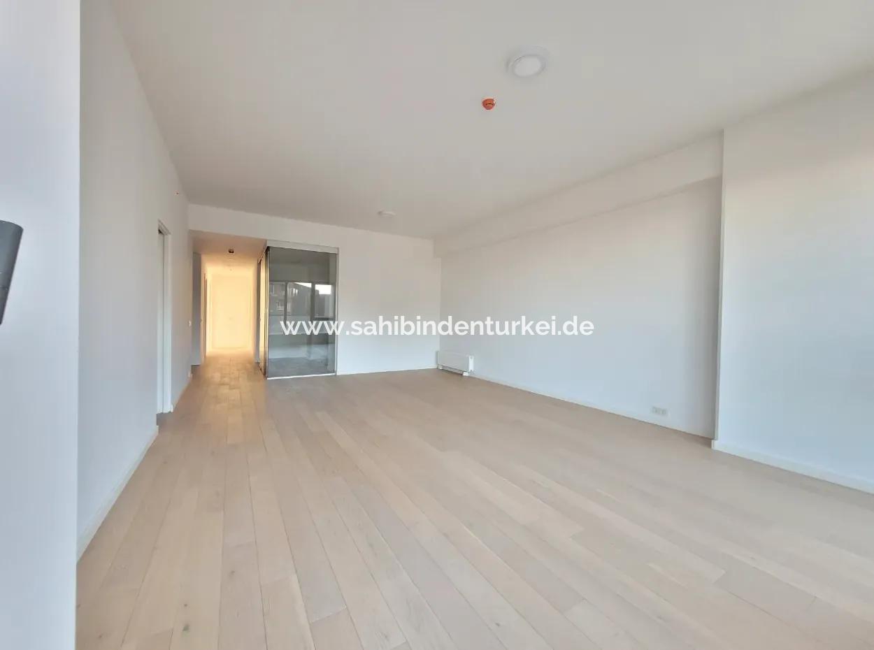 İncek Loft Satılık 2,5+1 Peyzaj Manzaralı 3.Kat Daire
