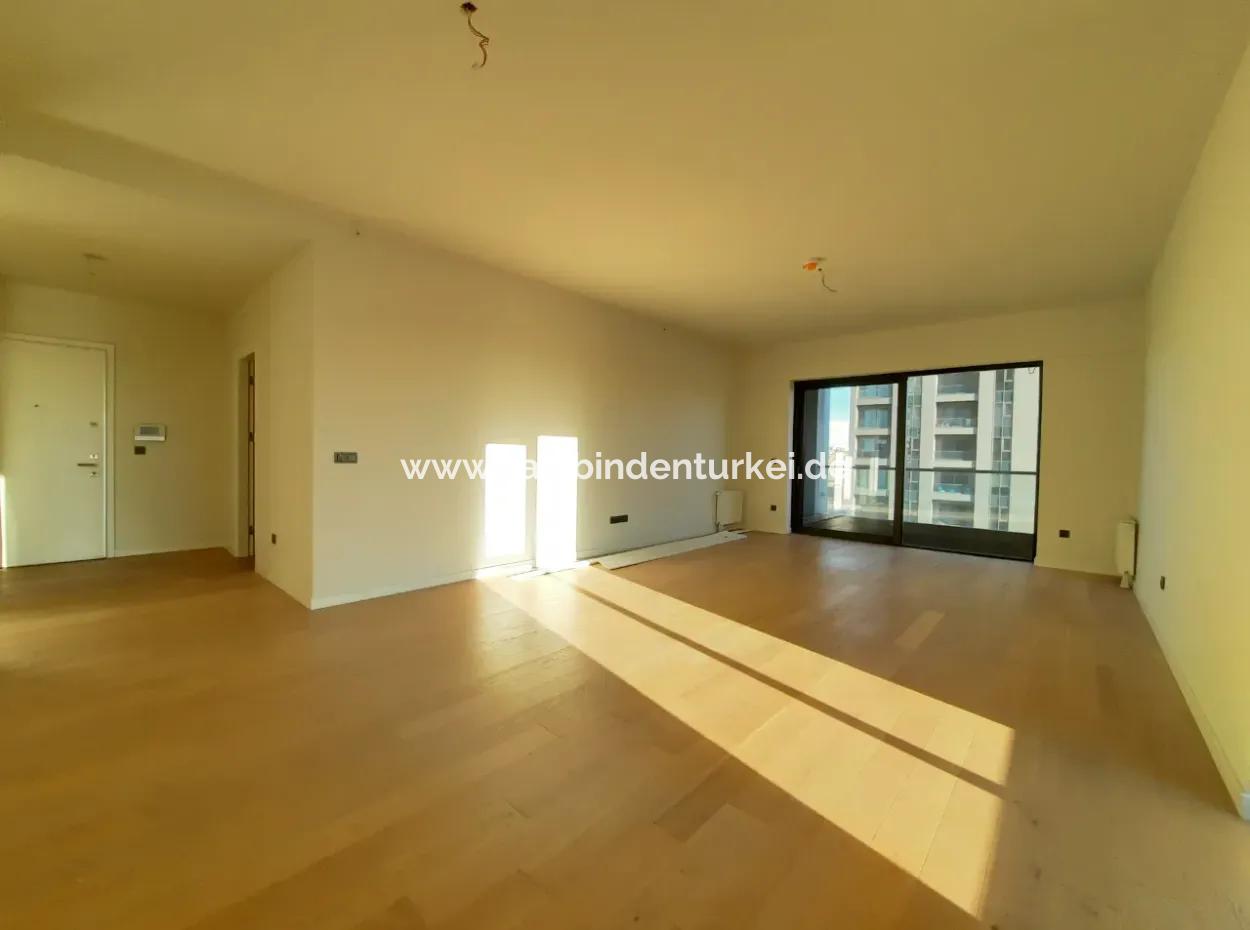 Kiracısız Beytepe İncek Bulvar Loft Satılık 3+1 130 M² 17.Kat Mogan Manzaralı Güney Cephe Daire