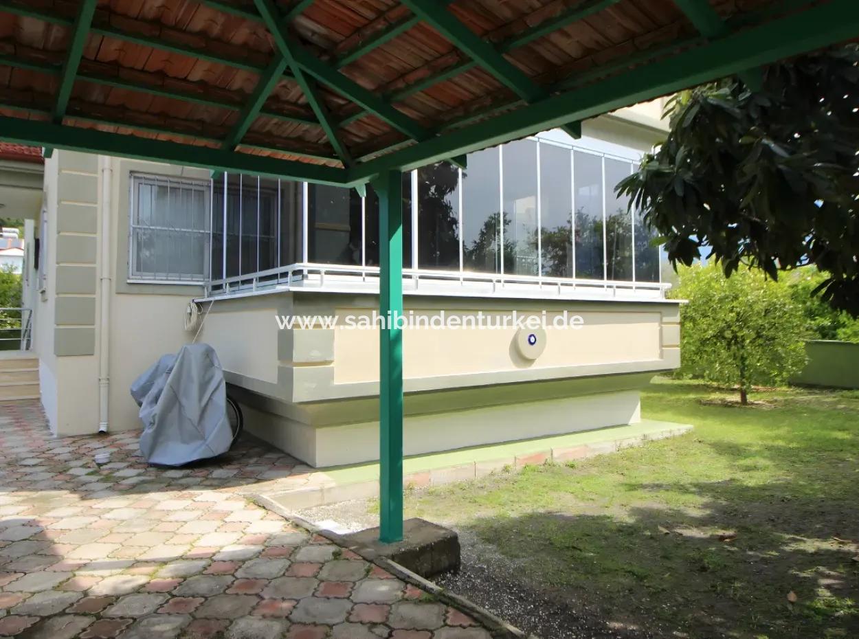 Köyceğiz 585 M² Arsa İçerisinde Satılık 3+1 Bahçe Katı Daire.