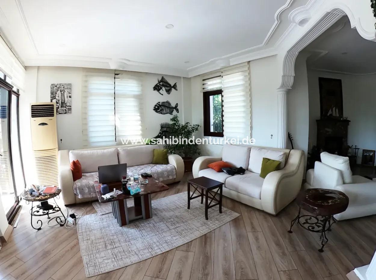 Köyceğiz'de Satılık 1458 M² Arsa İçerisinde Havuzlu Lüks Villa