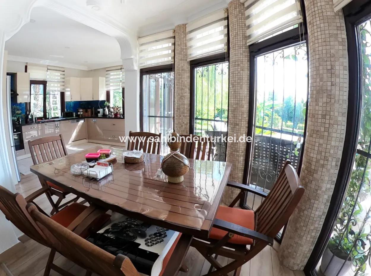 Köyceğiz'de Satılık 1458 M² Arsa İçerisinde Havuzlu Lüks Villa