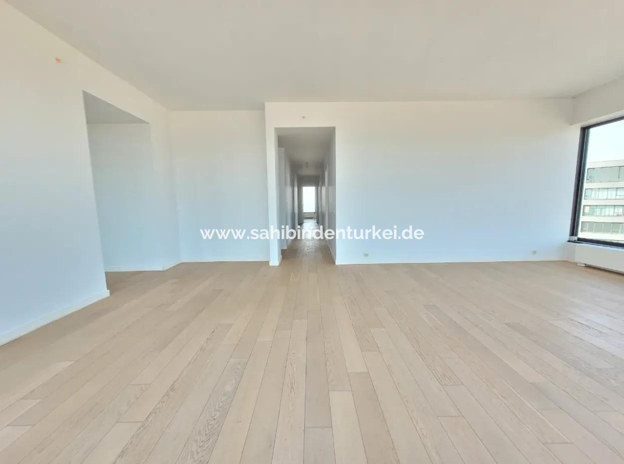 Kiracısız İncek Loft Satılık  5.5+1  Göl Manzaralı 20.Kat Daire