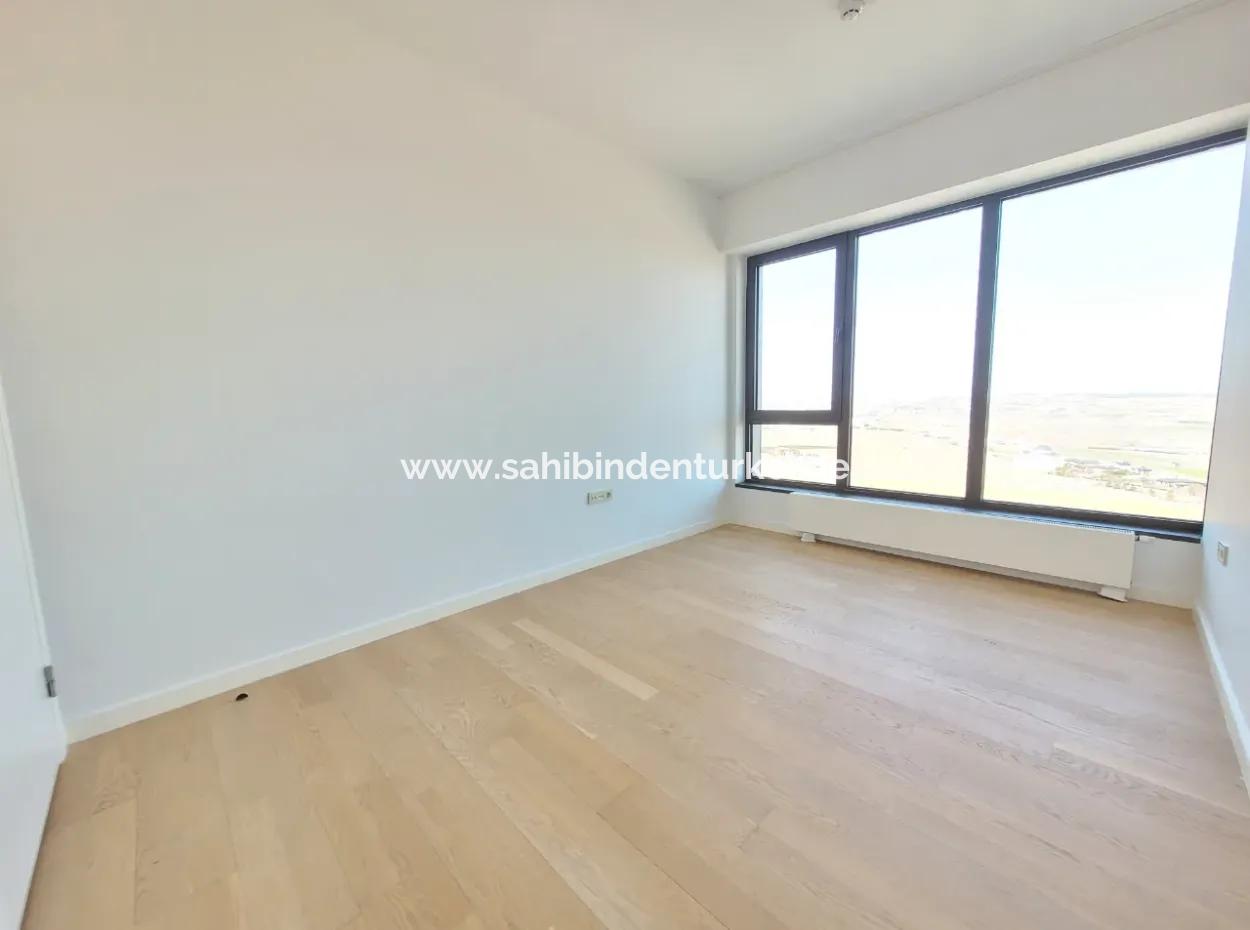 Kiracısız İncek Loft Satılık  5.5+1  Göl Manzaralı 20.Kat Daire