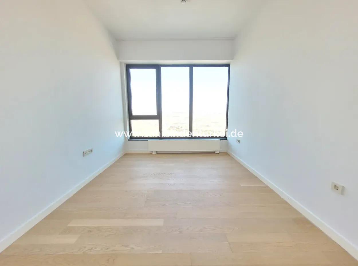 Kiracısız İncek Loft Satılık  5.5+1  Göl Manzaralı 20.Kat Daire