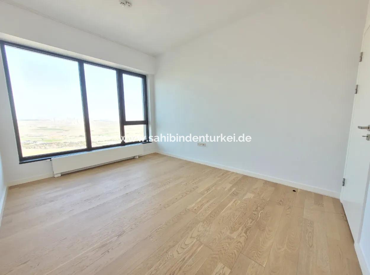 Kiracısız İncek Loft Satılık  5.5+1  Göl Manzaralı 20.Kat Daire