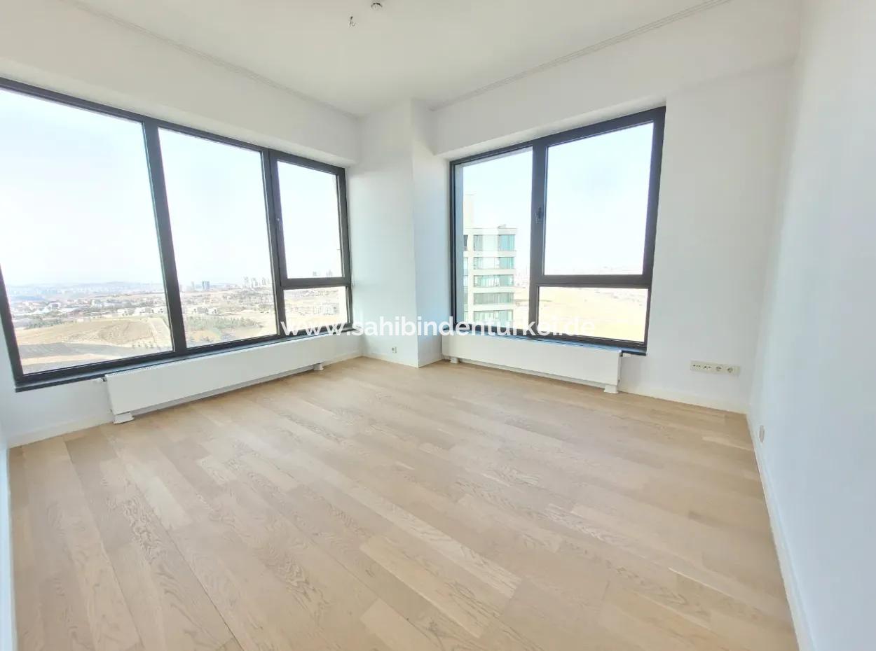 Kiracısız İncek Loft Satılık  5.5+1  Göl Manzaralı 20.Kat Daire