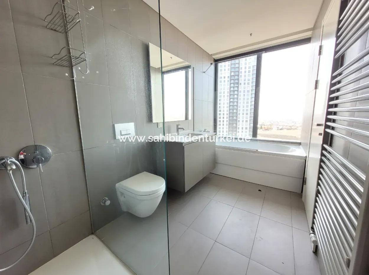 Kiracısız İncek Loft Satılık  5.5+1  Göl Manzaralı 20.Kat Daire