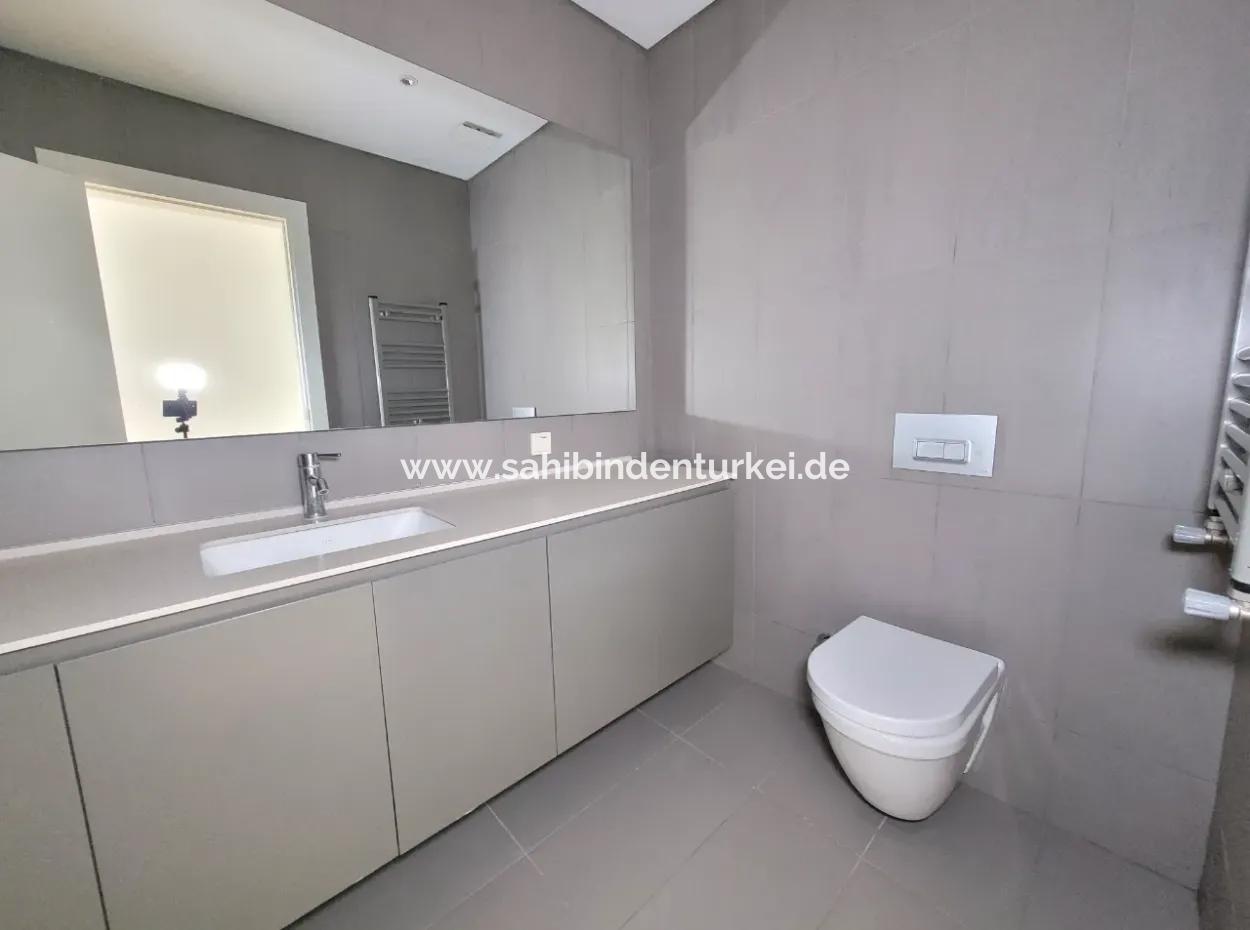 Kiracısız İncek Loft Satılık  5.5+1  Göl Manzaralı 20.Kat Daire
