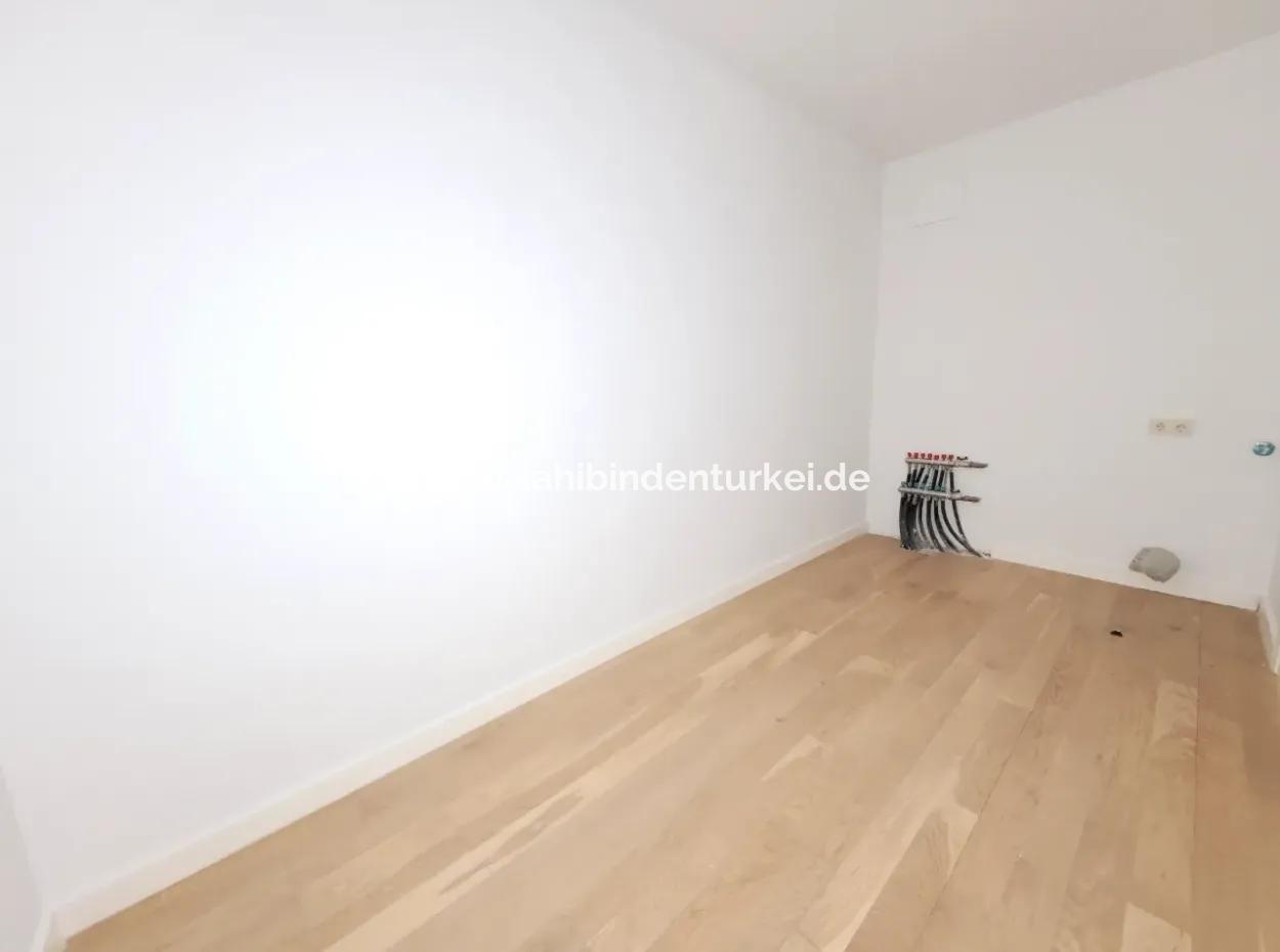 Kiracısız İncek Loft Satılık  5.5+1  Göl Manzaralı 20.Kat Daire