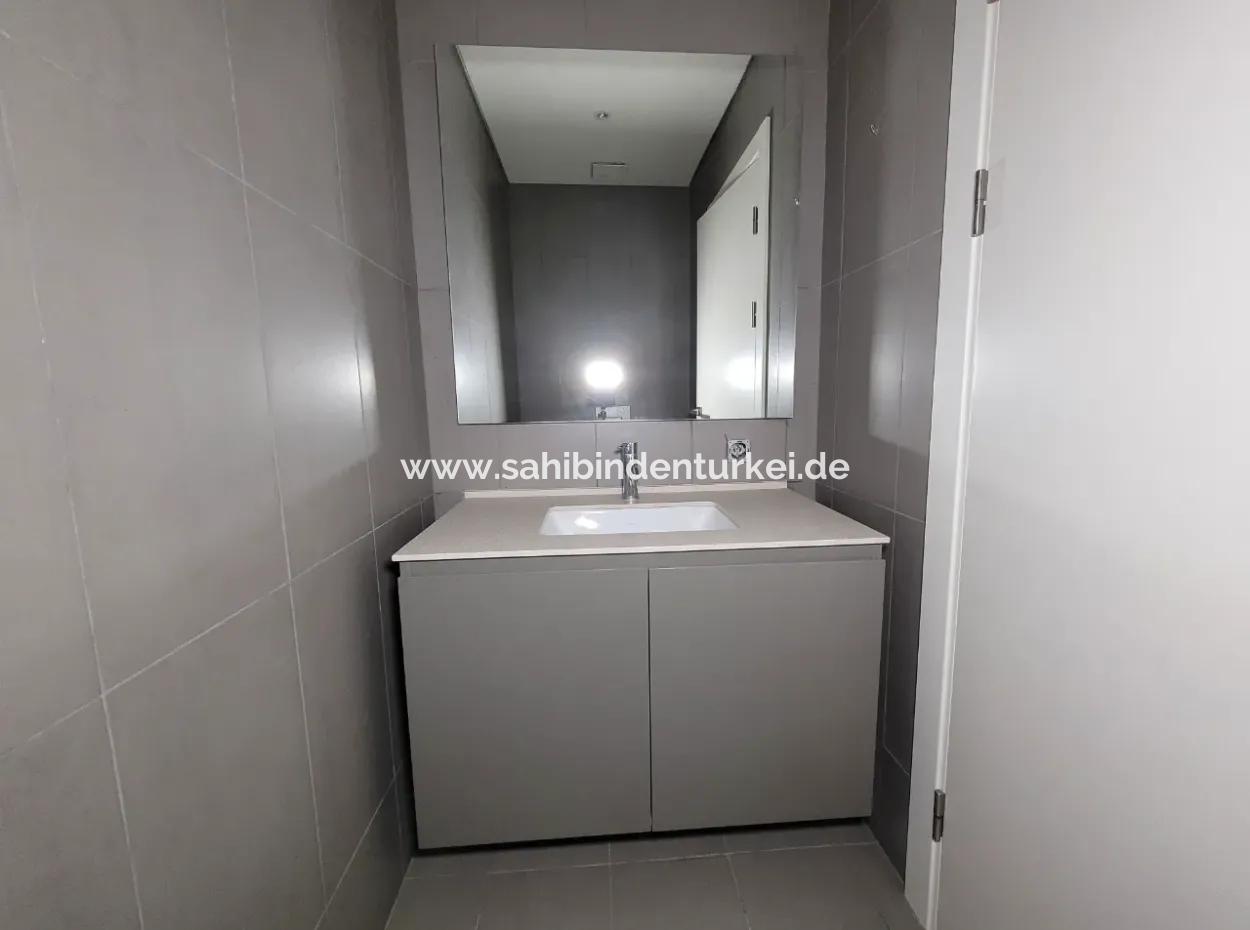 Kiracısız İncek Loft Satılık  5.5+1  Göl Manzaralı 20.Kat Daire