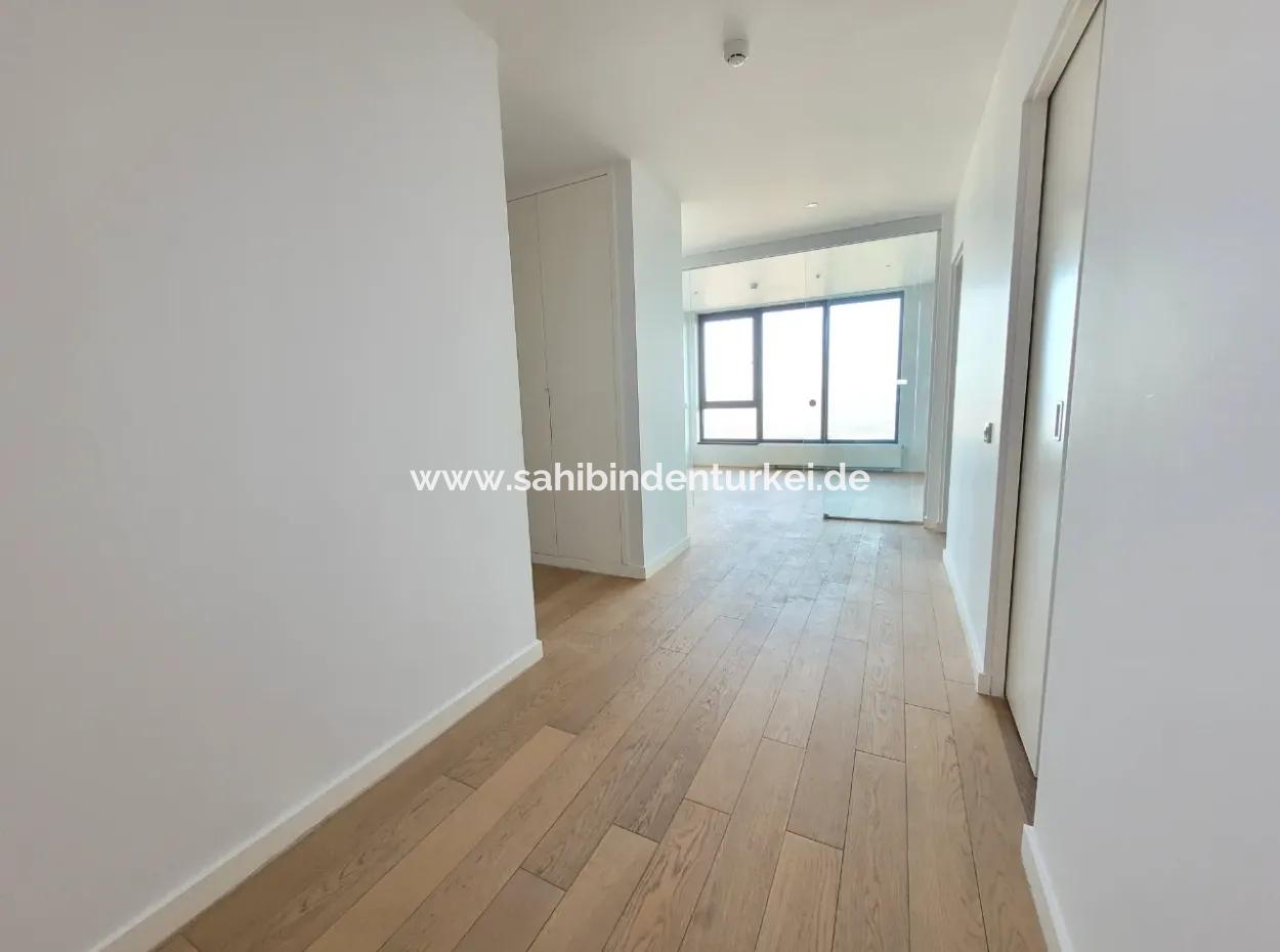Kiracısız İncek Loft Satılık  5.5+1  Göl Manzaralı 20.Kat Daire