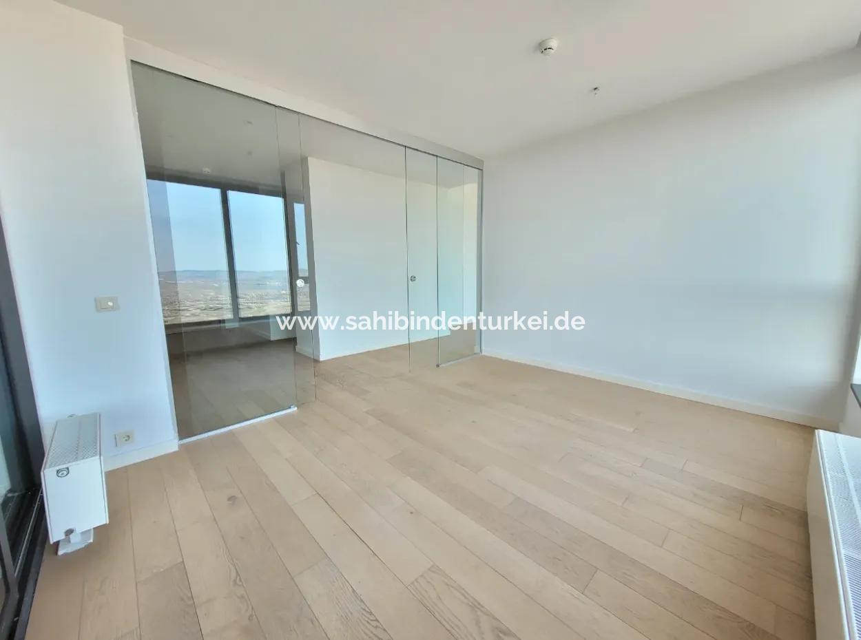 Kiracısız İncek Loft Satılık  5.5+1  Göl Manzaralı 20.Kat Daire